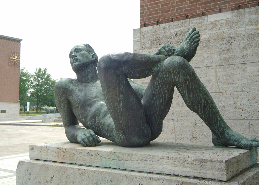 Relaxing Athlete, sculpture by Hans Kolbe